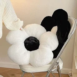 Aesthetic Bedroom|Aesthetic Room Decor*Boogzel Clothing Black & White Flower Pillow