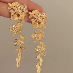 Earrings*Boogzel Clothing en Blossom Drop Earrings Gold