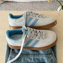 Aesthetic Sneakers*Boogzel Clothing Light Grey & Blue Stripe Sneakers Grey/blue