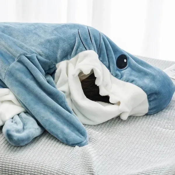 Aesthetic Room Decor|Aesthetic Bedroom*Boogzel Clothing Shark Blanket Blue