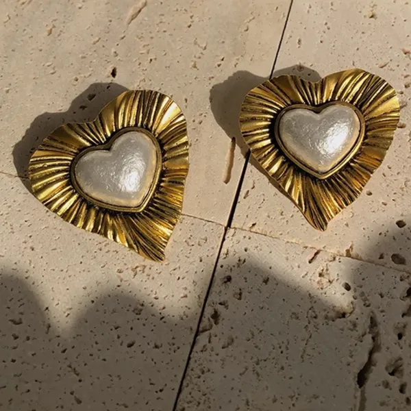 Earrings*Boogzel Clothing Vintage Pearl Heart Earrings Gold